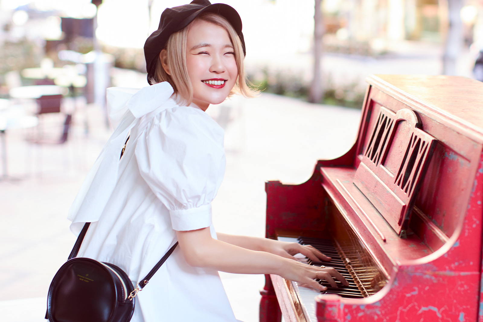 待望の1stアルバムついに発売 Youtubeでストリートピアノ演奏が話題の ハラミちゃん の魅力に迫る エイベックス ポータル Avex Portal