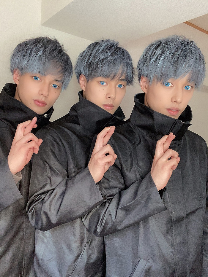 人気tiktoker 佐藤三兄弟 が五条悟のコスプレを披露 五条三兄弟 の領域展開に 祓われたい の声続出 エイベックス ポータル Avex Portal