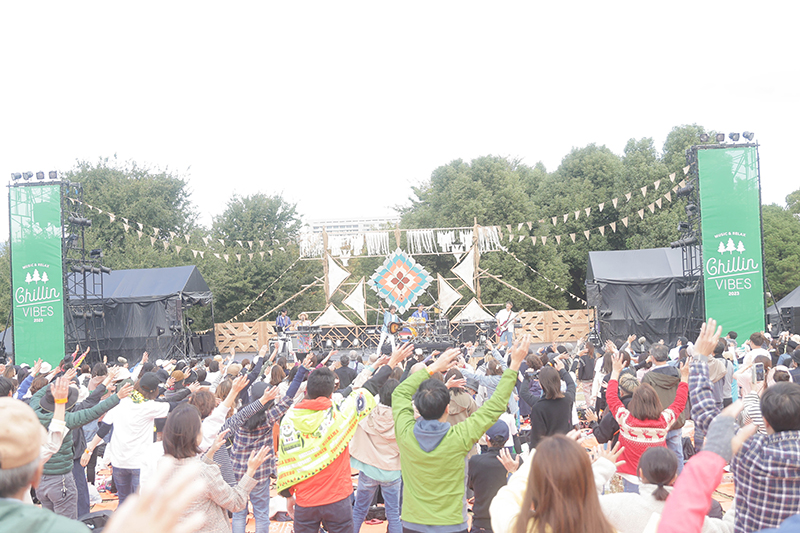 10月21日(土)、大阪・万博記念公園もみじ川芝生広場でピクニックスタイルの音楽フェス『Chillin' Vibes 2023』を開催！ |  エイベックス・ポータル - avex portal
